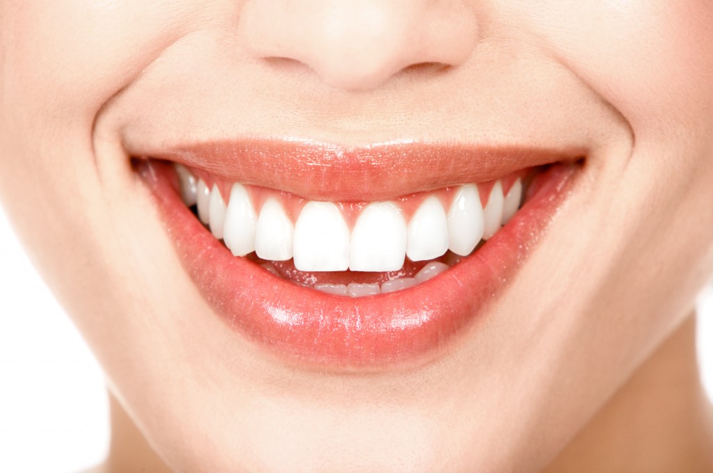 Maximize your white smile with tips from Dr. Johnson, tip dentist in Everett.